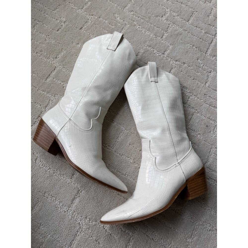 BILLINI CAELA CROC-EMBOSSED WHITE WESTERN COWBOY COWGIRL BOOTS